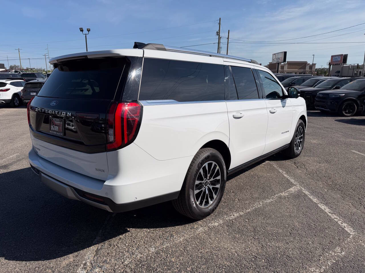 Used 2025 Ford Expedition Max Platinum AWD/4WD image 5
