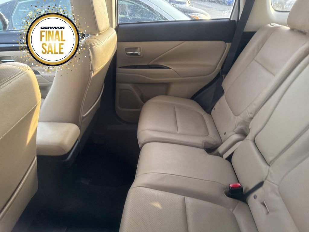 Used 2017 Mitsubishi Outlander SE image 7