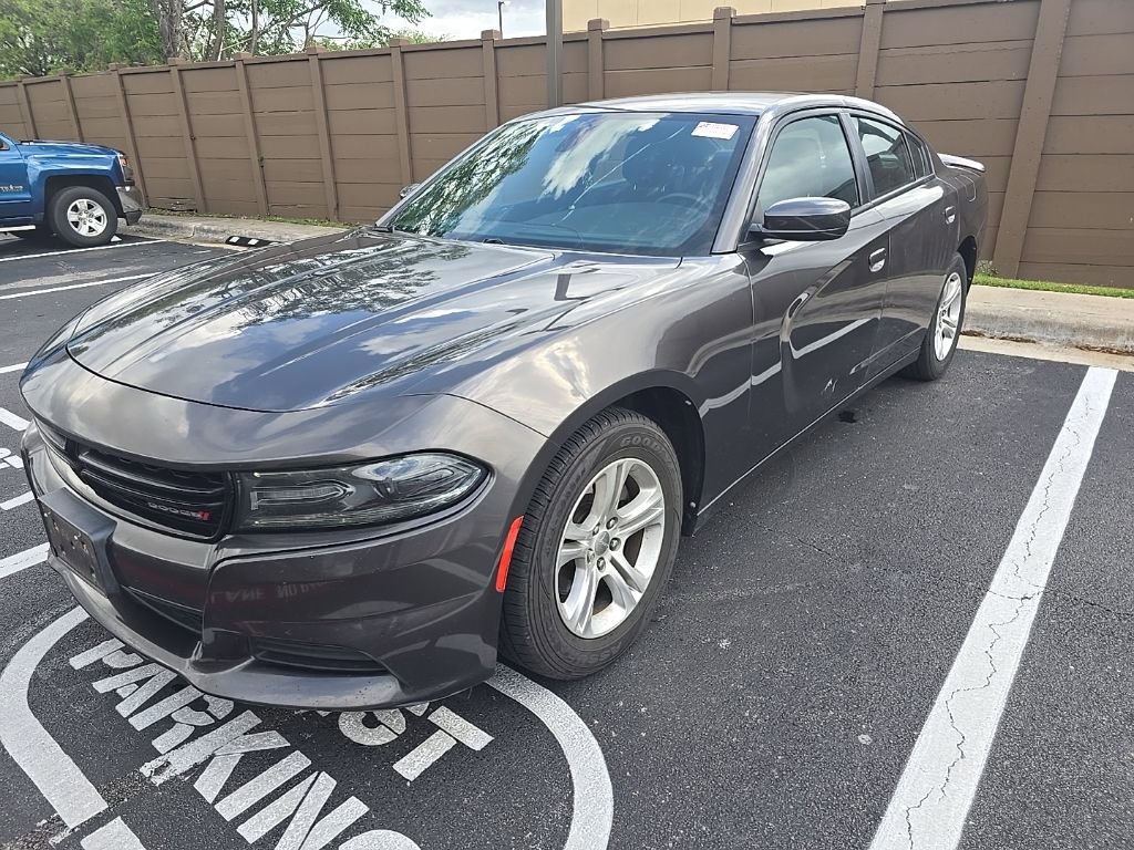 Used 2020 Dodge Charger SXT image 2