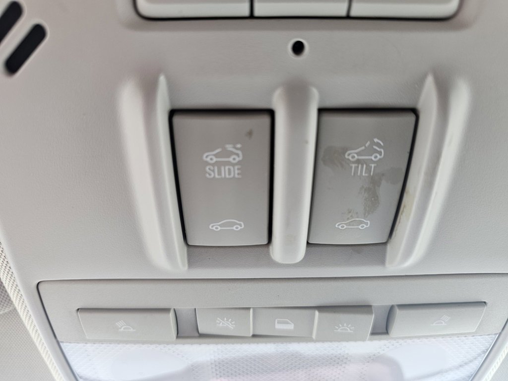 Used 2018 Buick Encore Essence w/ Experience Buick Package image 38