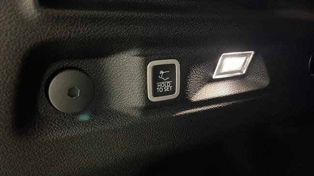 Used 2022 Jeep Grand Cherokee L Limited AWD/4WD image 29