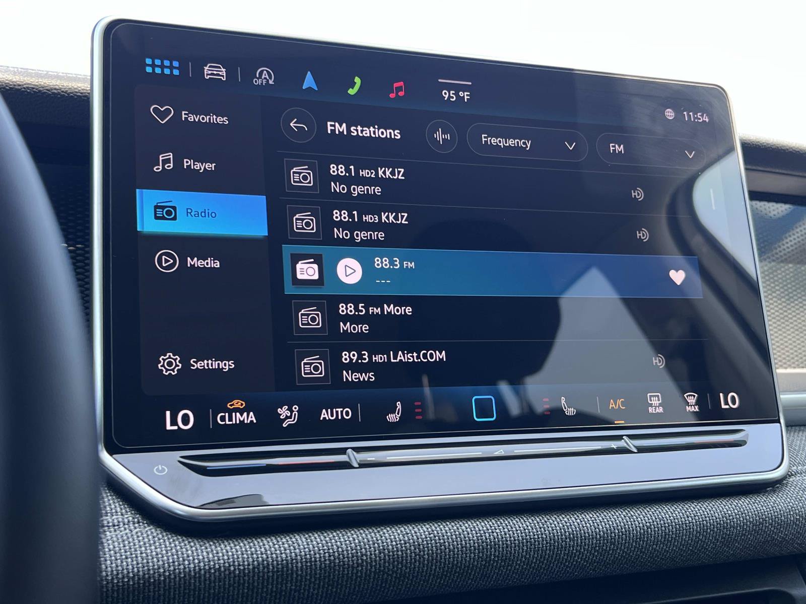 Certified 2025 Volkswagen Tiguan S FWD image 14