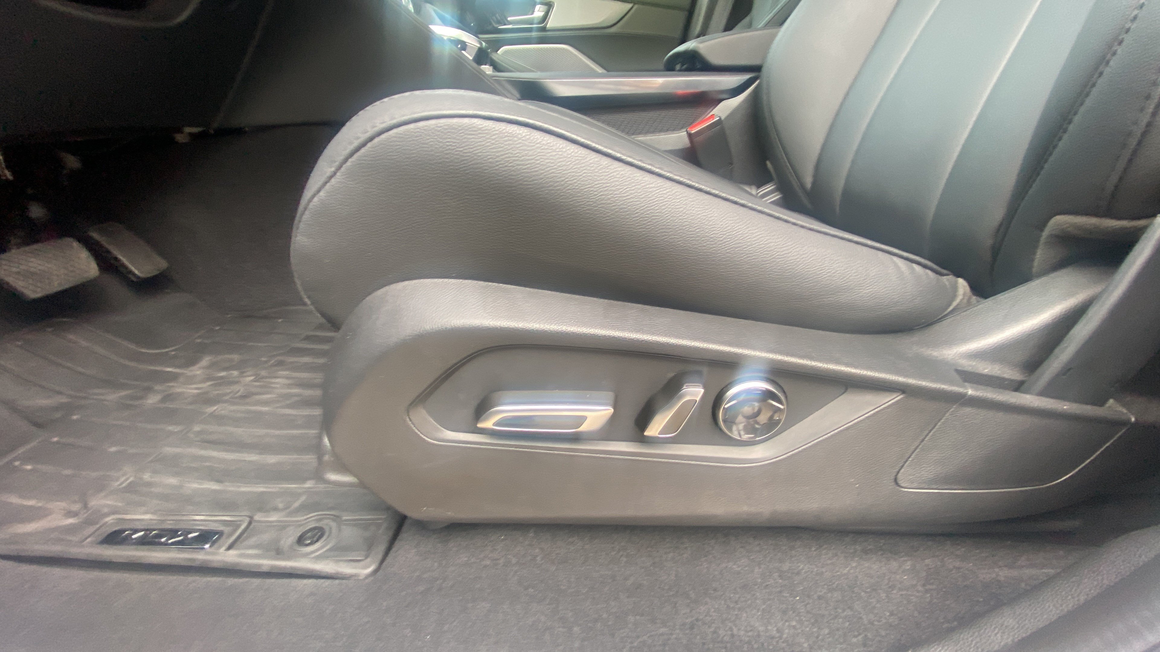 Used 2026 Acura MDX FWD image 13