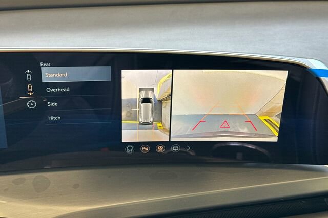 New 2026 Cadillac Vistiq Sport w/ LPO, Floor Liner Package image 21