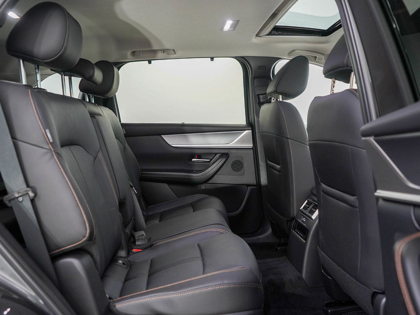 Certified 2024 MAZDA CX-90 Plug-In Hybrid w/ Preferred image 12