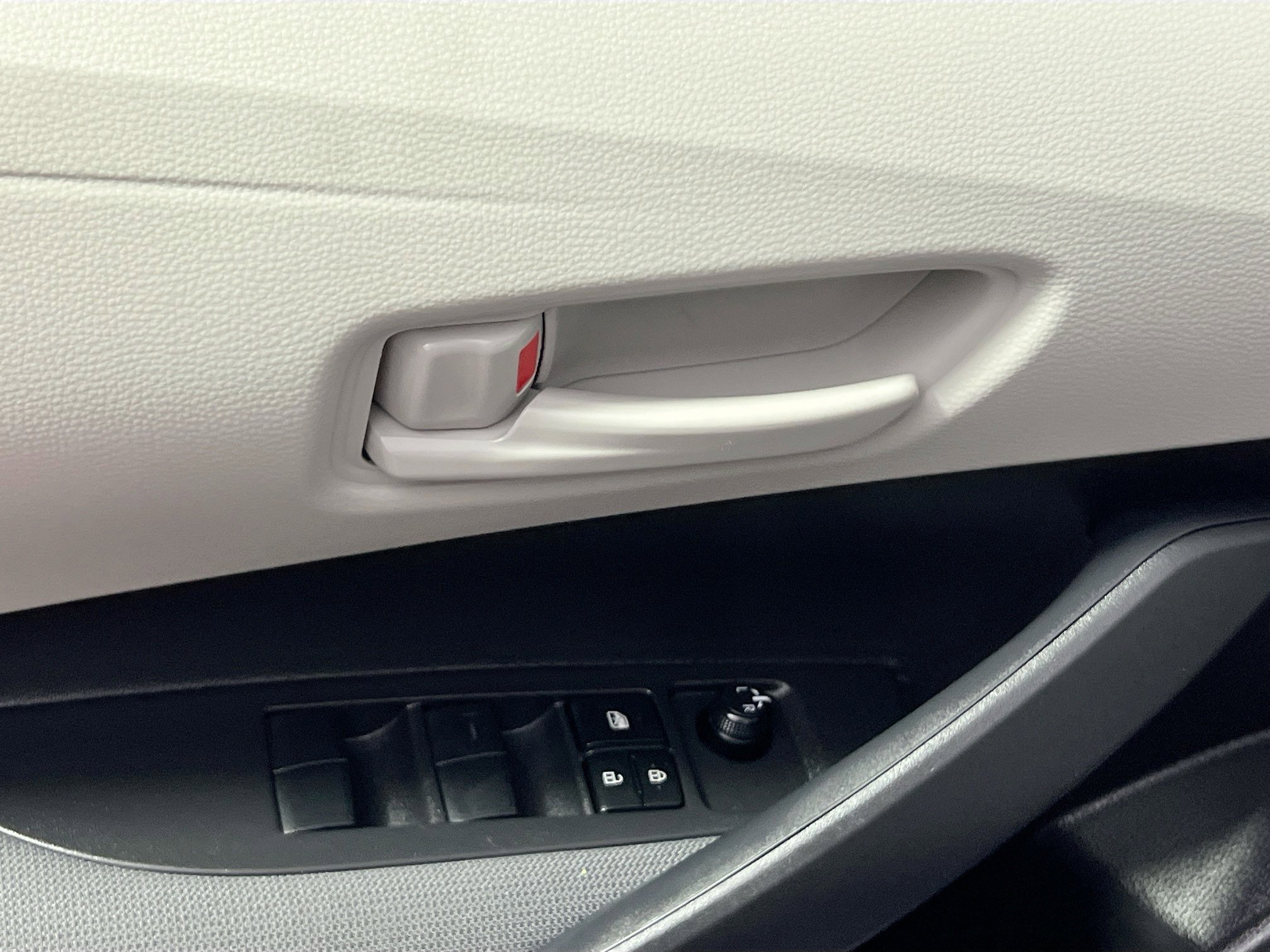 Used 2025 Toyota Corolla LE w/ Convenience Package FWD image 16