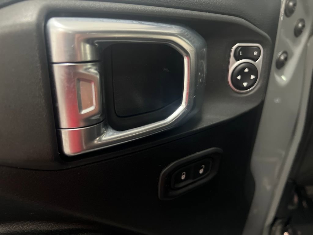 Used 2018 Jeep Wrangler Unlimited Sport S AWD/4WD image 13