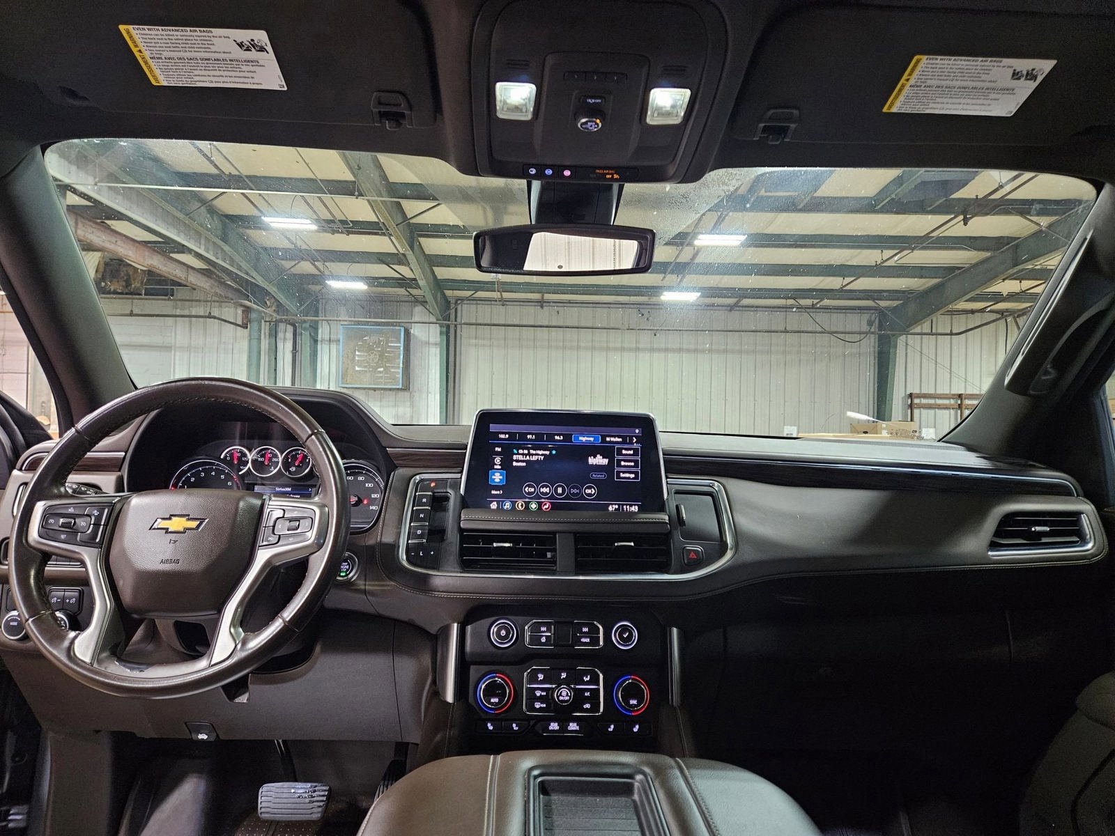 Used 2021 Chevrolet Suburban LT RWD image 25