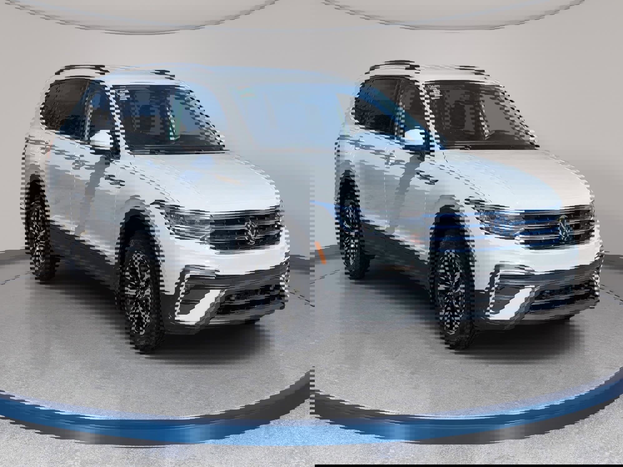 Used 2023 Volkswagen Tiguan S image 4