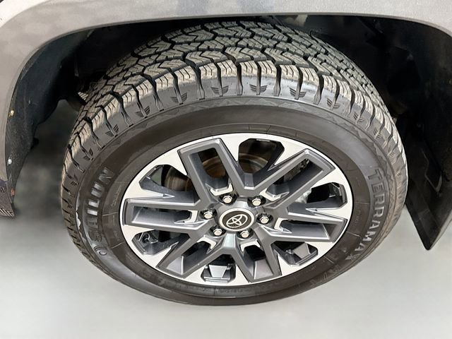 Used 2022 Toyota Tundra Limited image 32