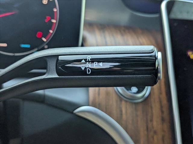 Used 2025 Mercedes-Benz GLC 300 4MATIC image 12