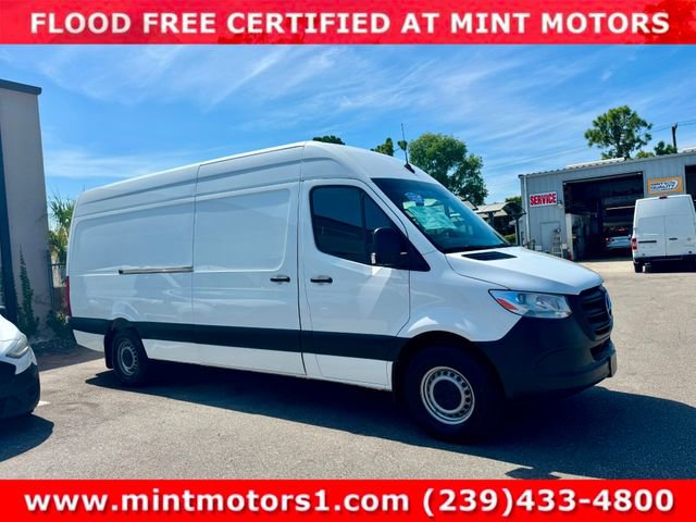Used 2023 Mercedes-Benz Sprinter 2500 image 3