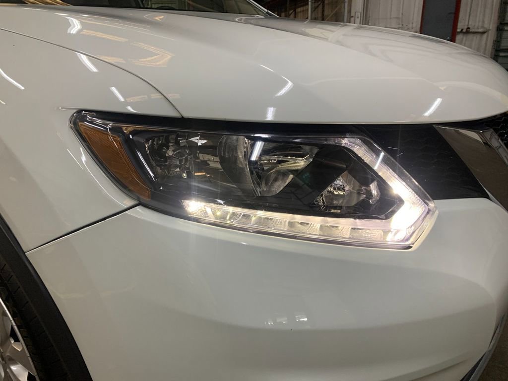 Used 2016 Nissan Rogue S w/ Appearance Package image 34