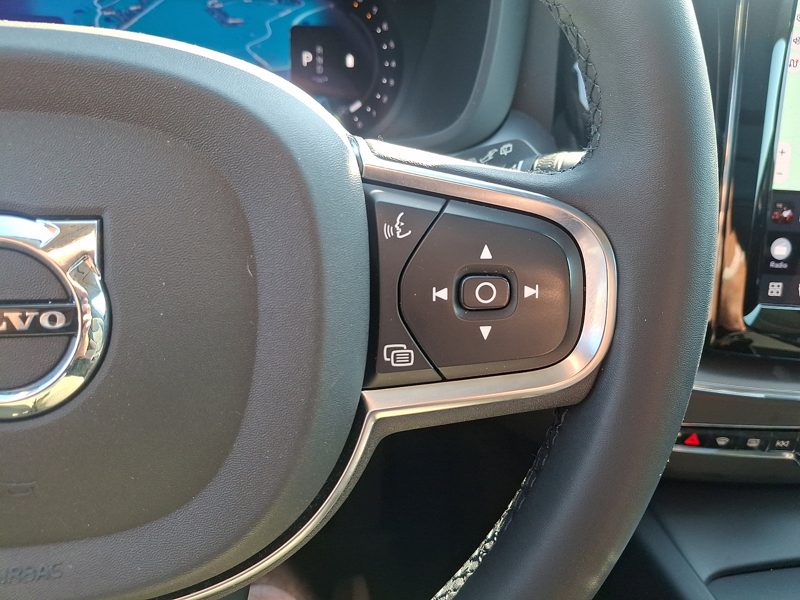 Certified 2024 Volvo XC60 B5 Core w/ Protection Package Premier AWD/4WD image 22