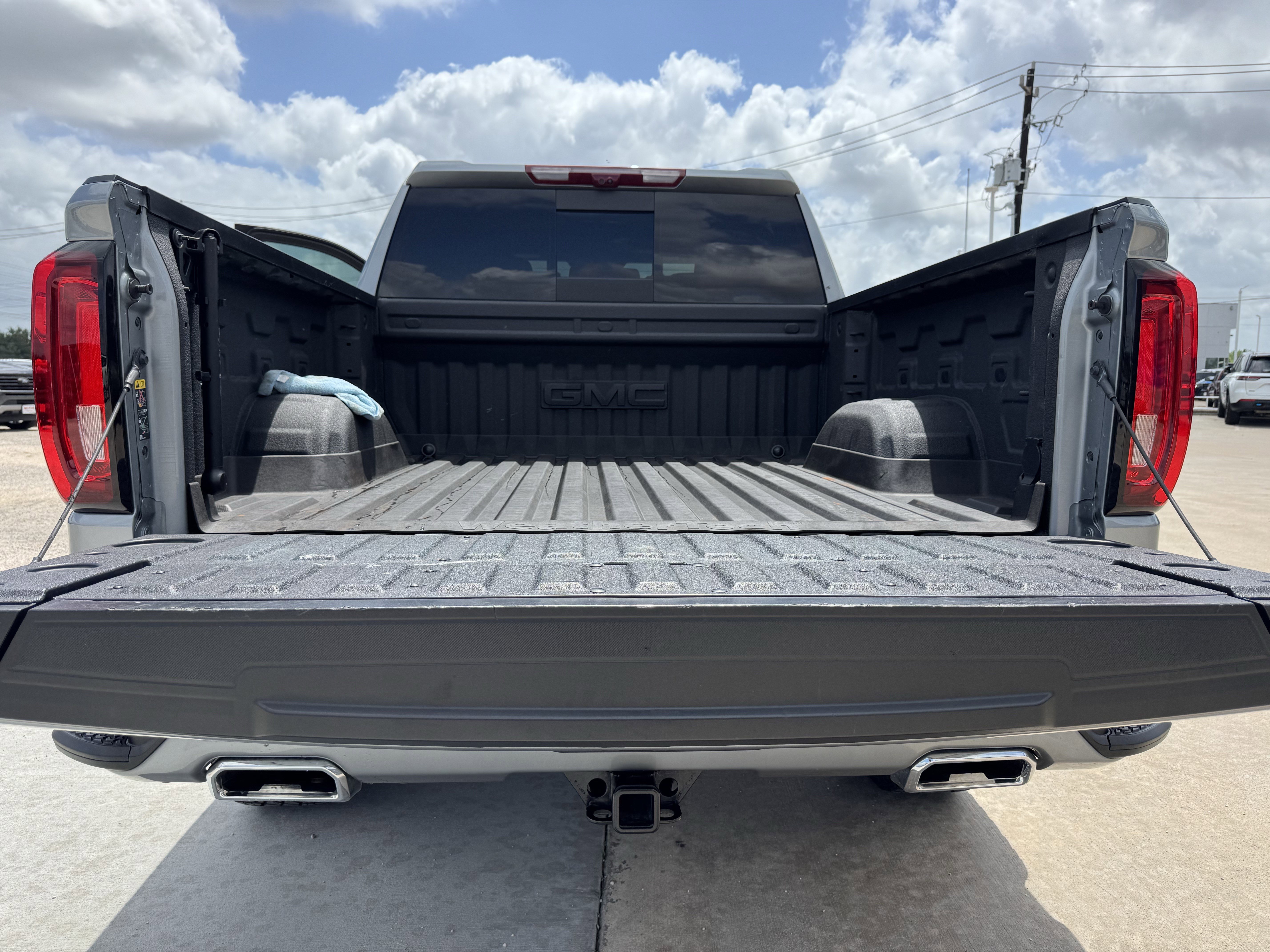 Used 2025 GMC Sierra 1500 AT4 w/ AT4 Premium Package image 33