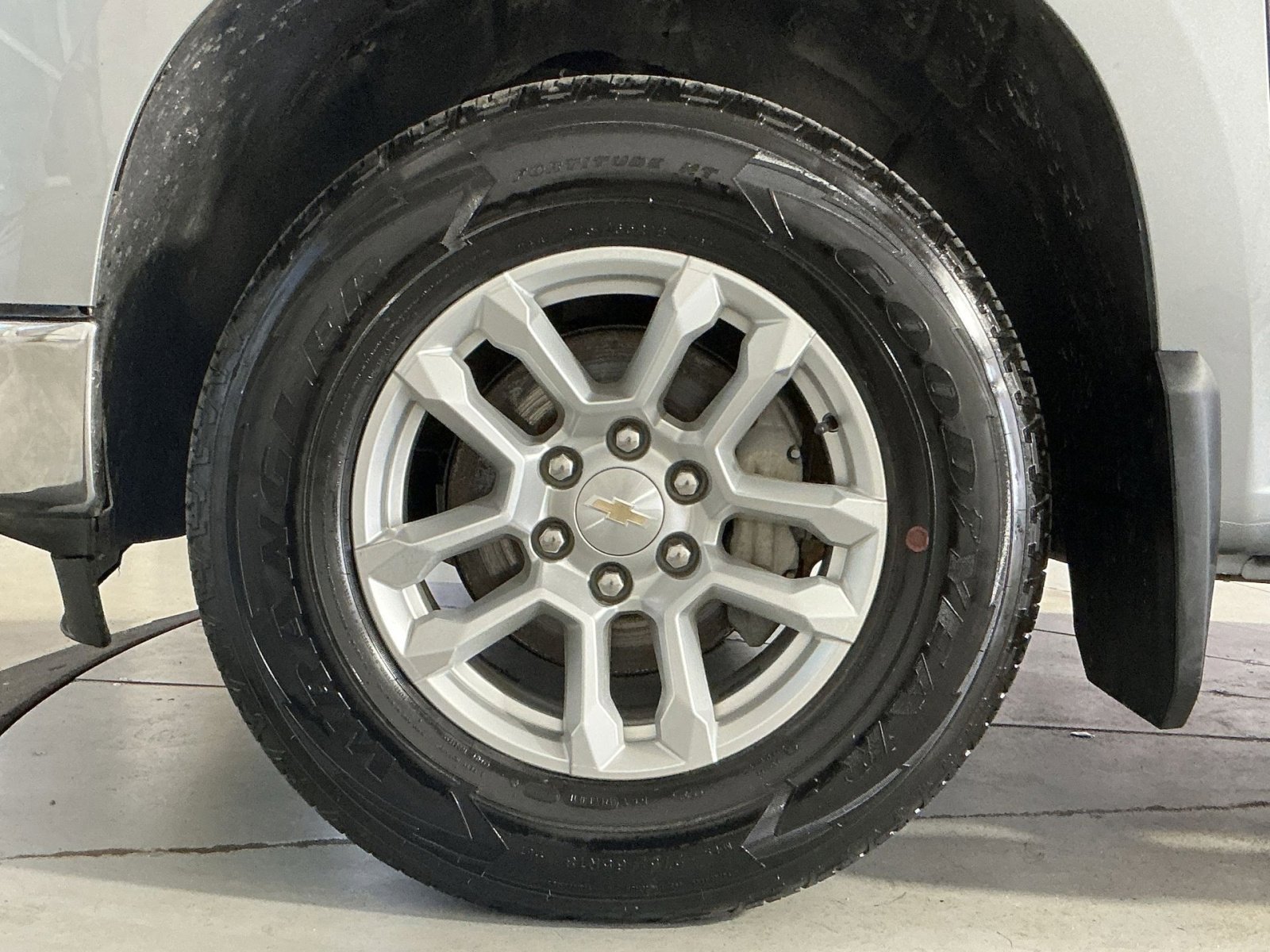 Used 2024 Chevrolet Silverado 1500 LT AWD/4WD image 13