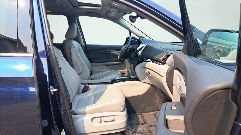 Used 2016 Honda Pilot Elite image 16