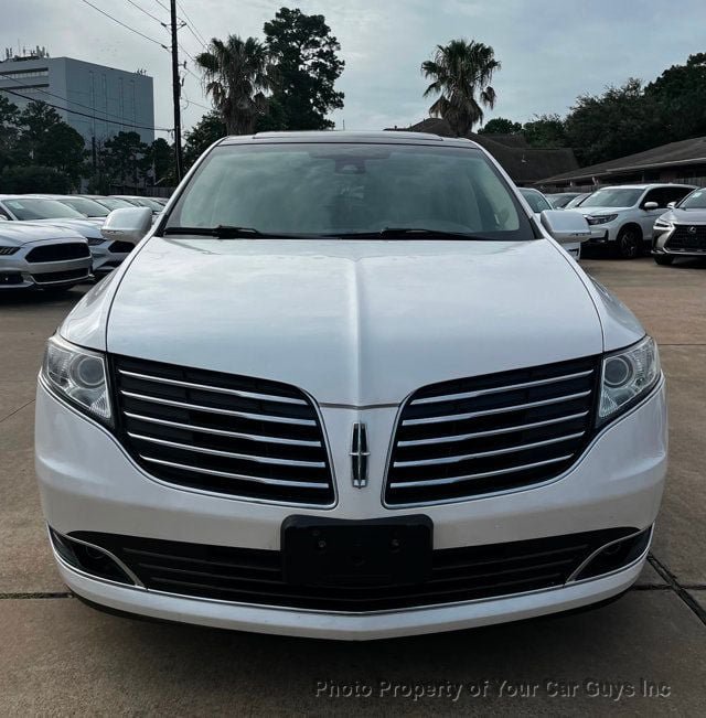 Used 2019 Lincoln MKT AWD image 2