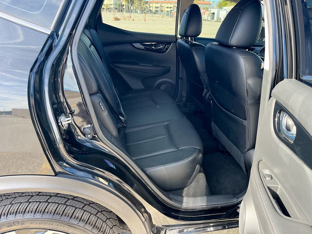 Used 2021 Nissan Rogue Sport SL w/ Premium Package FWD image 28