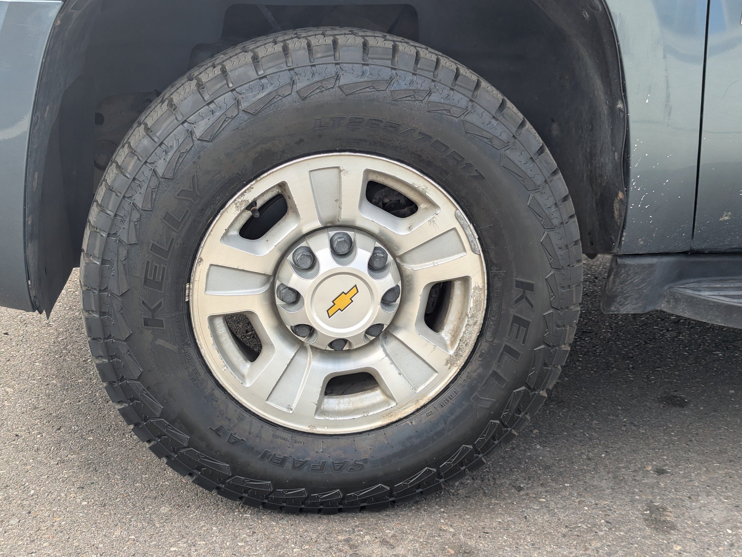 Used 2009 Chevrolet Suburban 2500 LS w/ Skid Plate Package AWD/4WD image 44