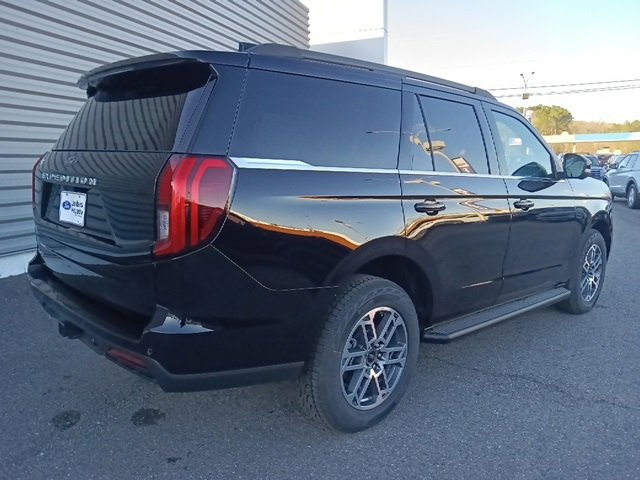New 2026 Ford Expedition Active image 3