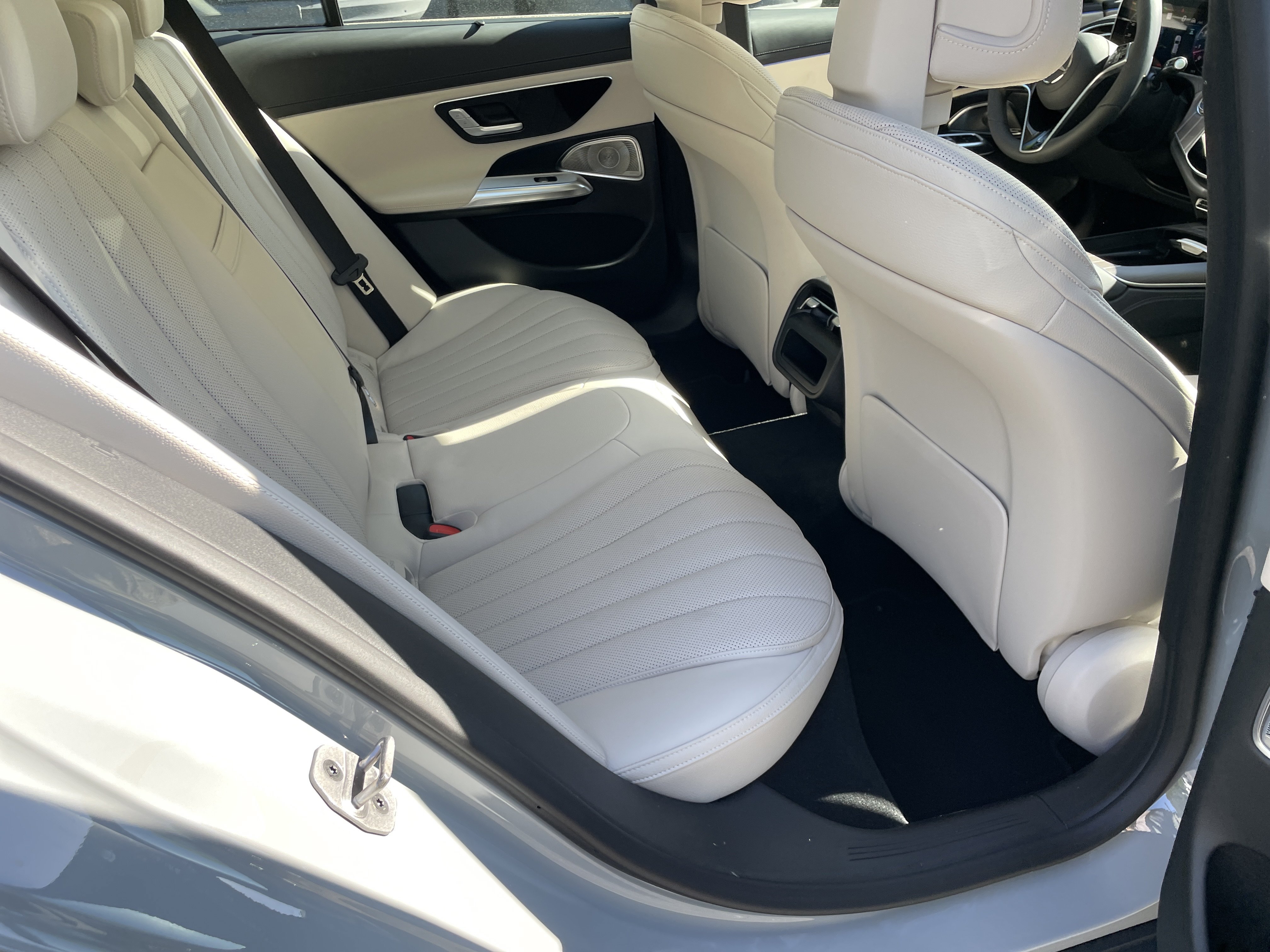 New 2026 Mercedes-Benz E 450 4MATIC All-Terrain Wagon image 39