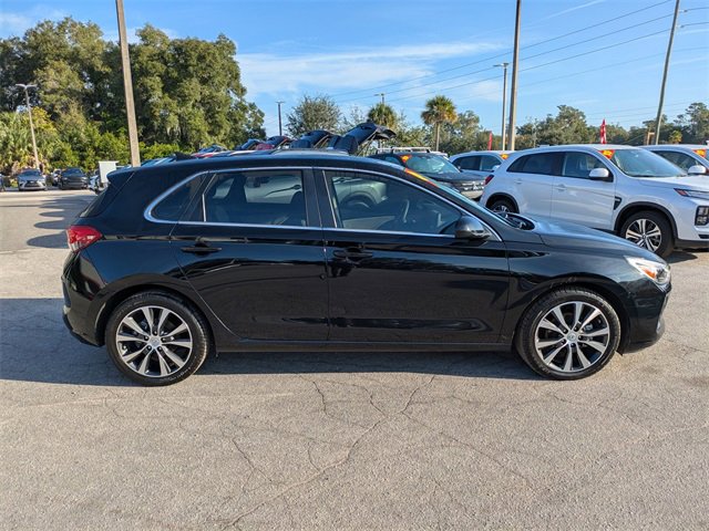 Used 2018 Hyundai Elantra GT image 3