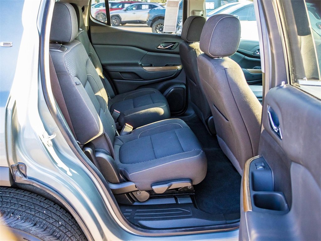 Used 2023 GMC Acadia SLE w/ Driver Convenience Package image 19