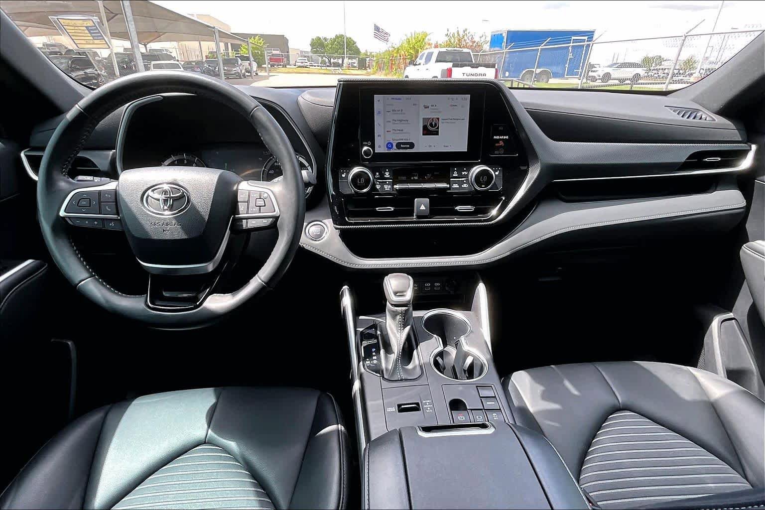 Used 2023 Toyota Highlander XSE FWD image 15