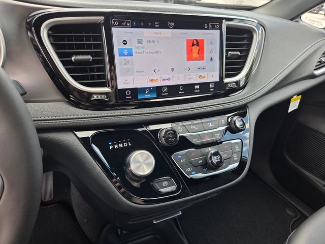New 2026 Chrysler Pacifica Select FWD image 19