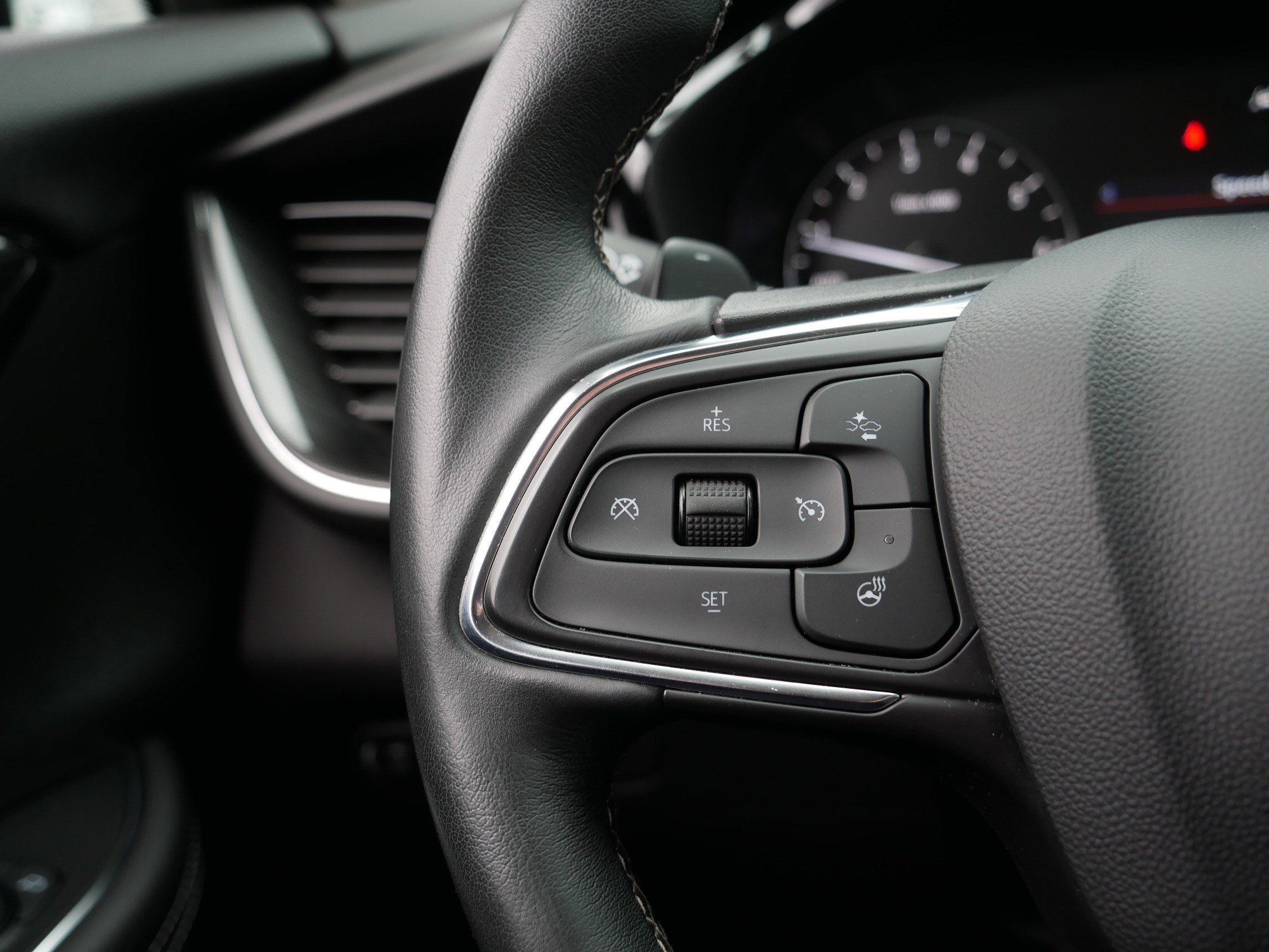 Used 2023 Buick Envision Preferred AWD/4WD image 28