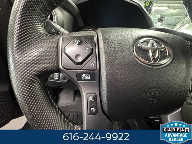 Used 2022 Toyota Tacoma TRD Off-Road AWD/4WD image 18