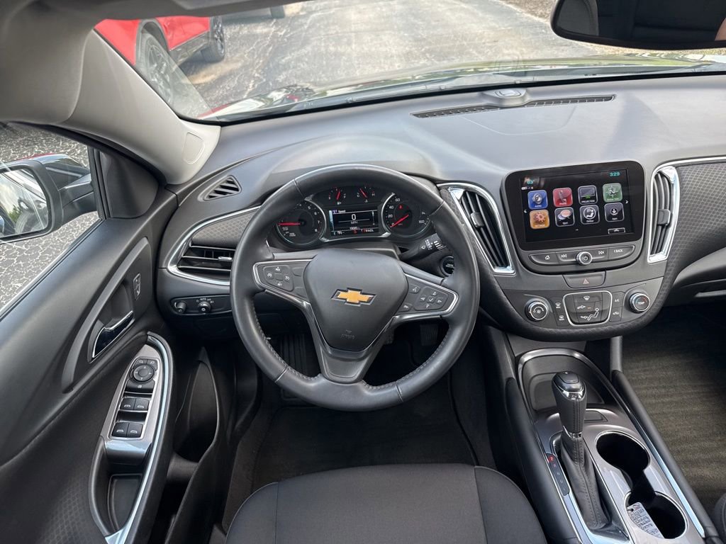 Used 2018 Chevrolet Malibu LT FWD image 25