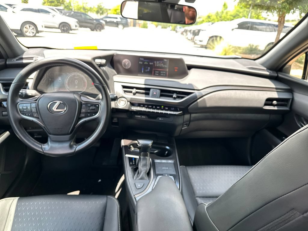 Used 2021 Lexus UX 200 w/ Accessory Package (Z2) FWD image 30