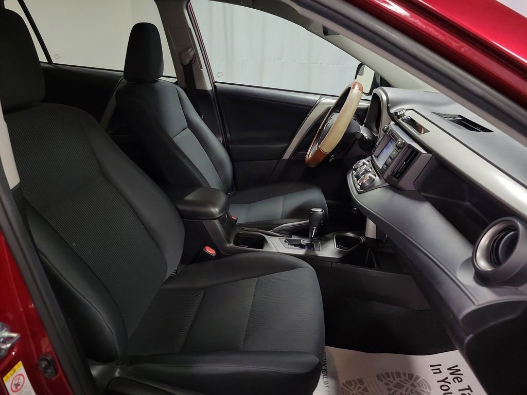 Used 2018 Toyota RAV4 LE image 23