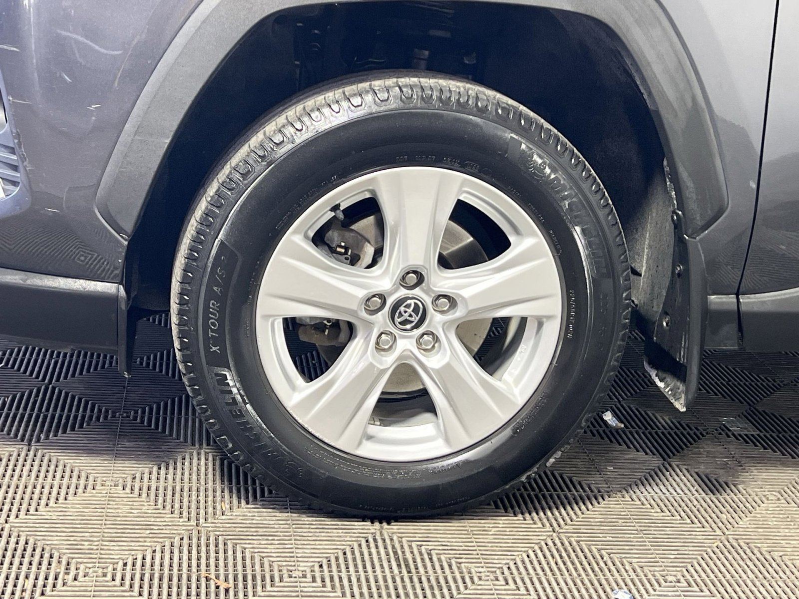 Used 2020 Toyota RAV4 XLE image 10