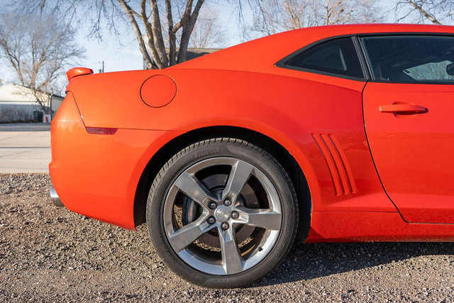 Used 2010 Chevrolet Camaro SS w/ RS Package RWD image 10
