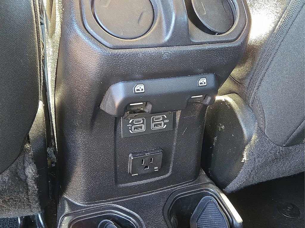 Used 2020 Jeep Wrangler Unlimited Sahara image 15