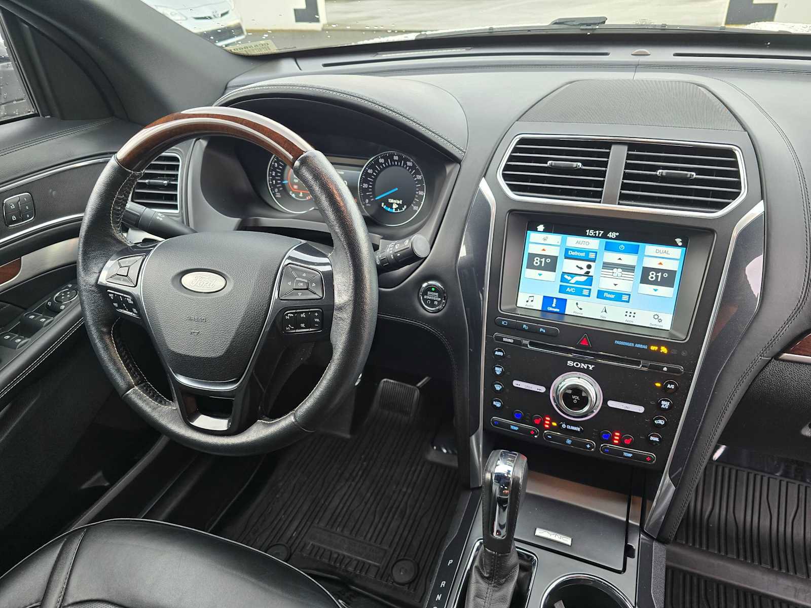 Used 2018 Ford Explorer Platinum image 10