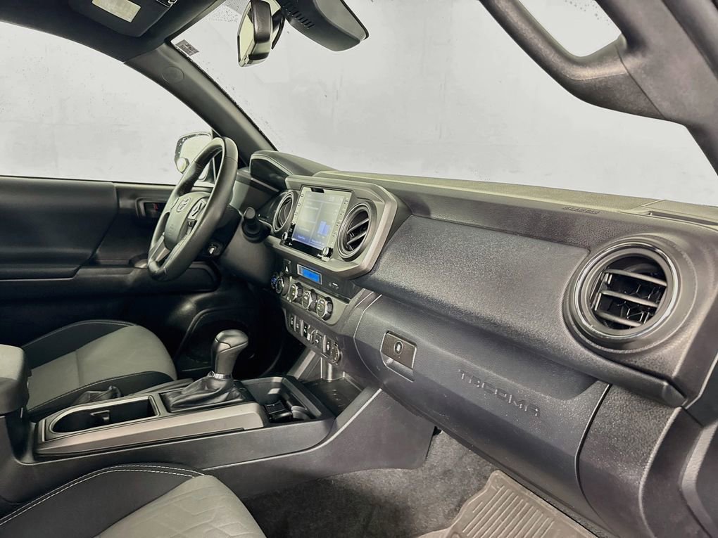 Used 2022 Toyota Tacoma TRD Off-Road w/ Technology Package AWD/4WD image 31