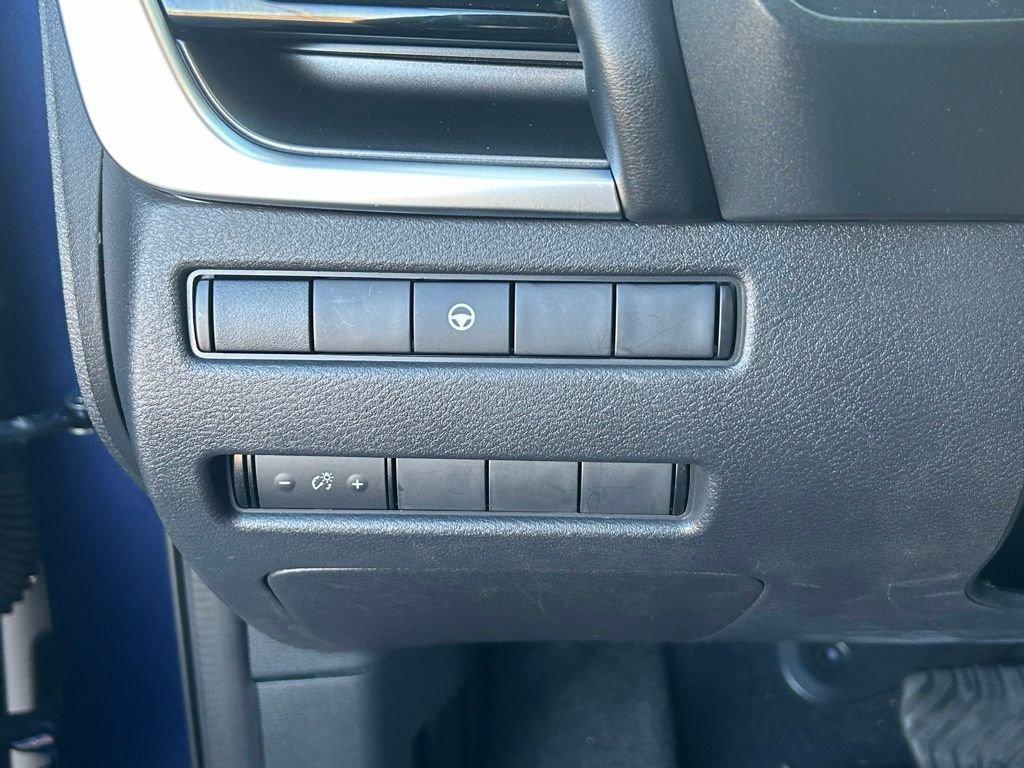 Used 2022 Nissan Rogue SV image 14