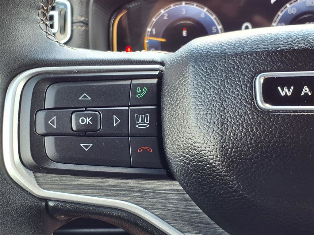 Used 2024 Jeep Wagoneer L Series III w/ Flexible Seating Group image 14