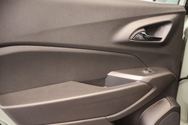 New 2026 Chevrolet Trax ACTIV w/ Sunroof Package FWD image 28
