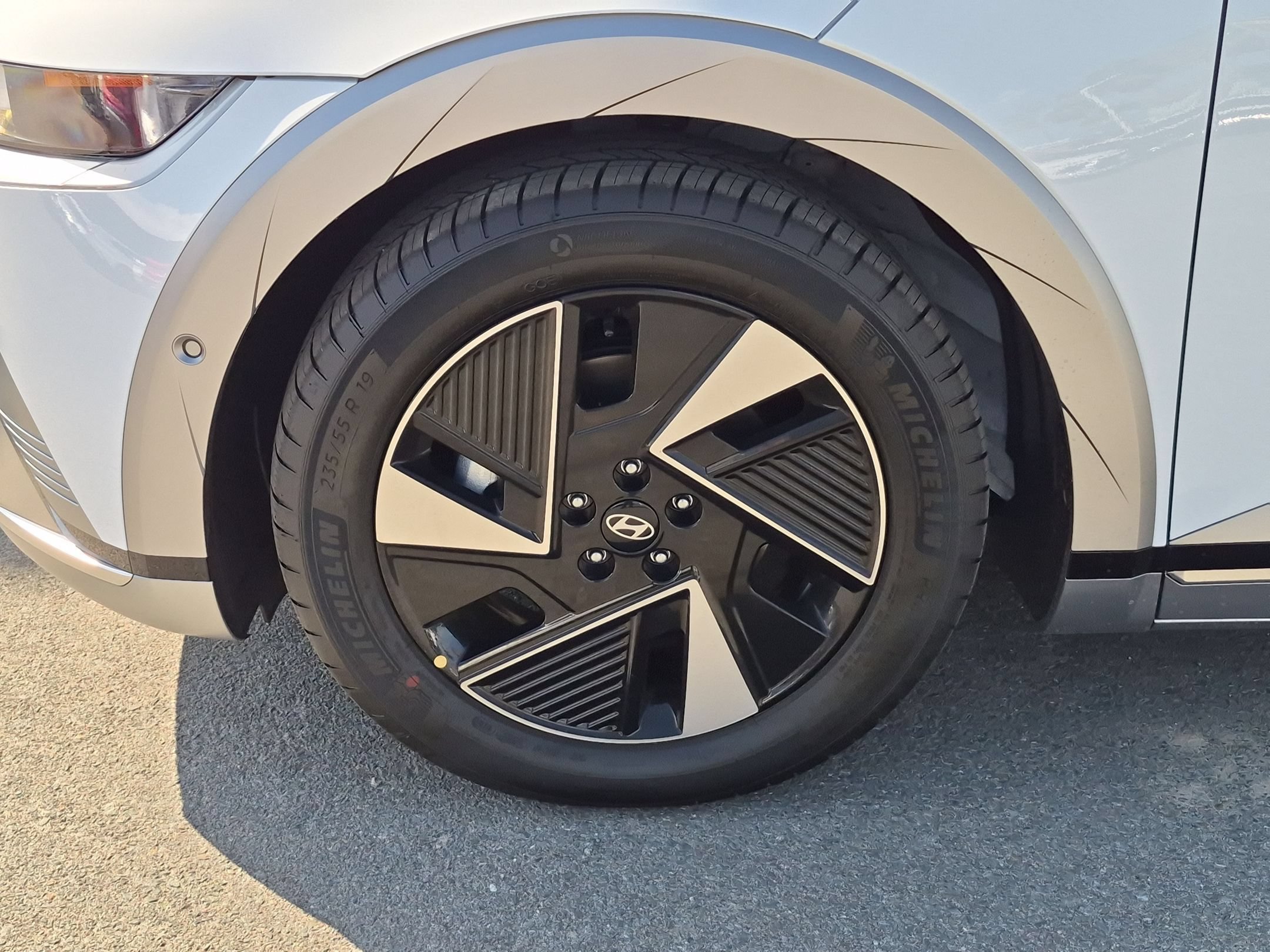 New 2027 Hyundai Ioniq 5 Limited RWD image 10