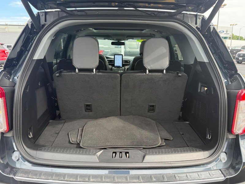 Certified 2023 Ford Explorer Limited w/ Limited Technology Package AWD/4WD image 9