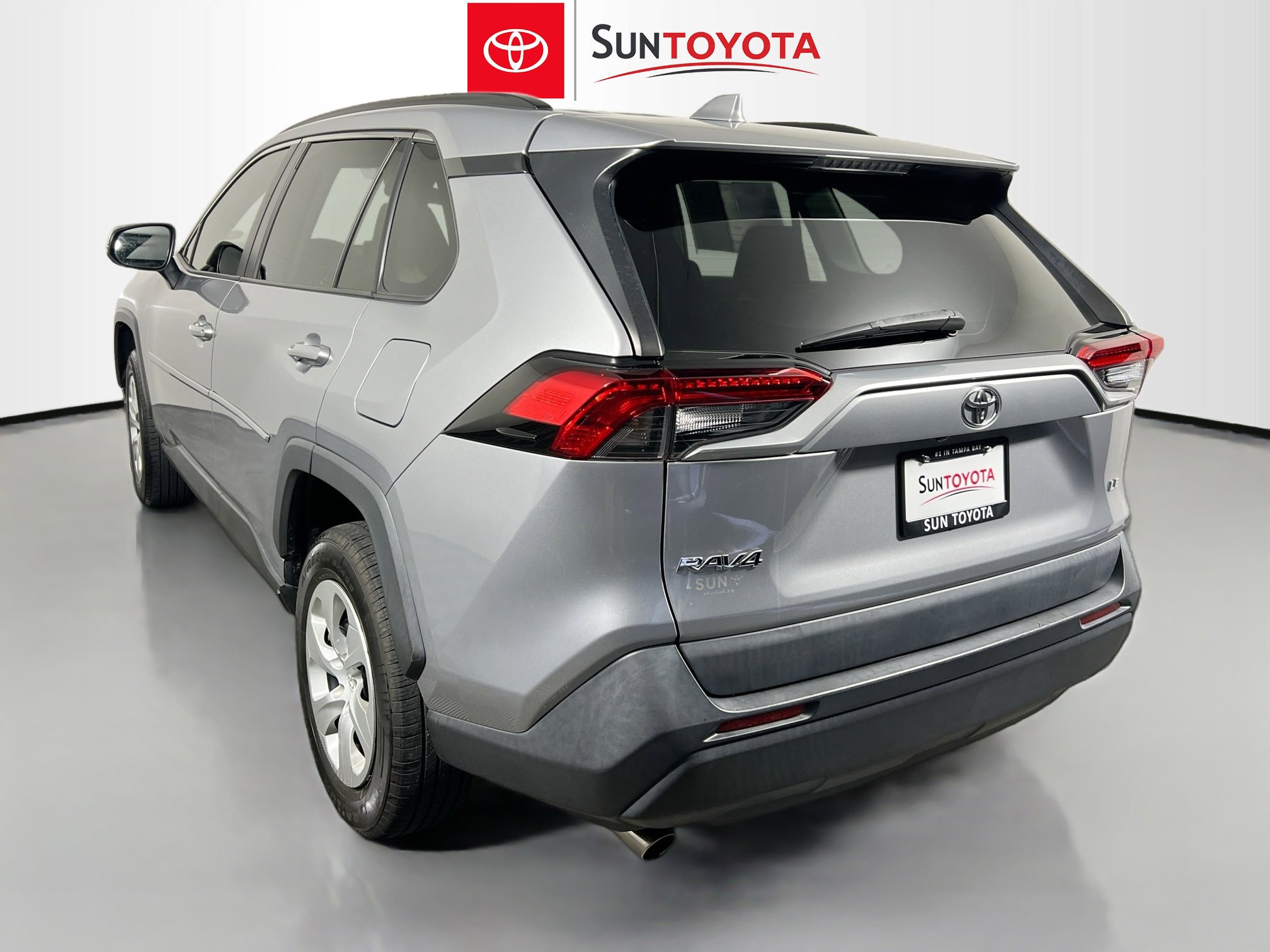 Used 2020 Toyota RAV4 LE image 6