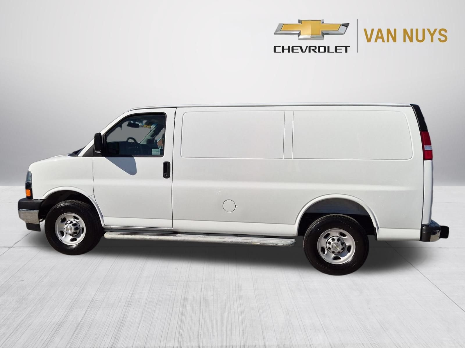 Used 2025 Chevrolet Express 2500 w/ Driver Convenience Package RWD image 8