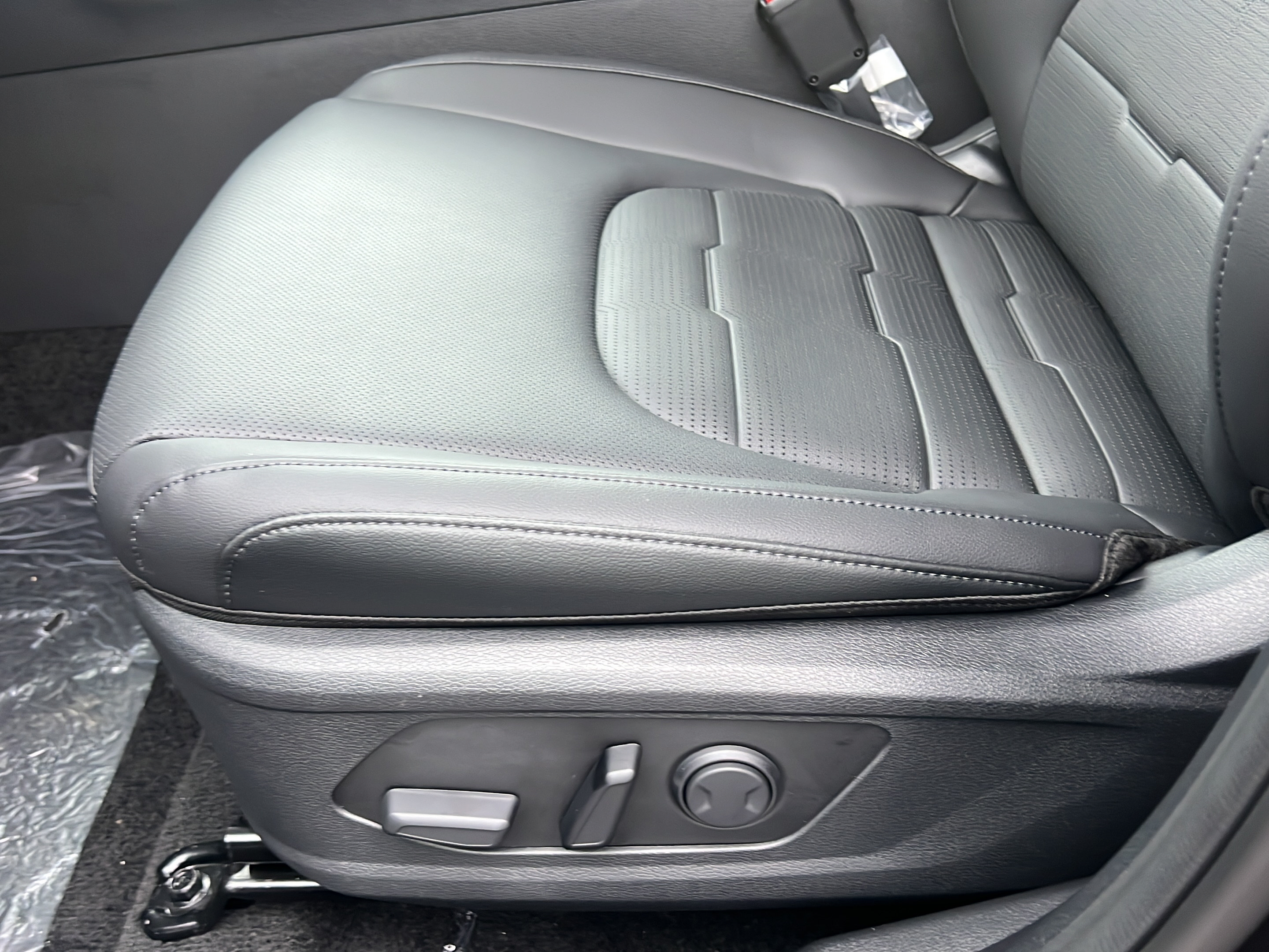 New 2026 Kia Sportage SX FWD image 17