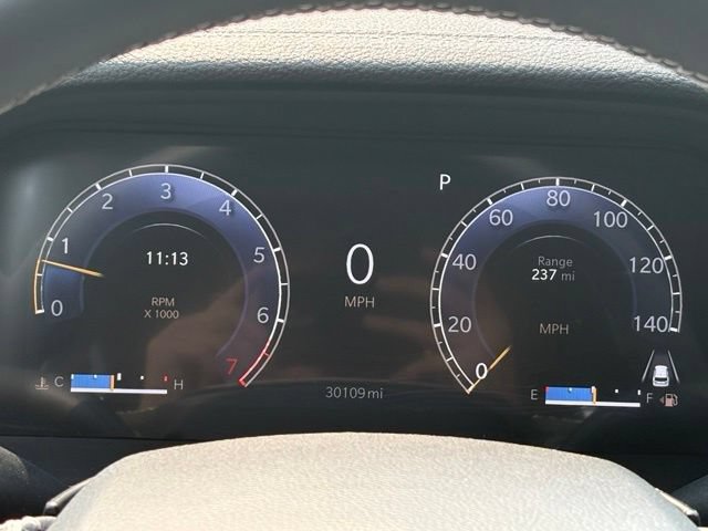 Used 2023 Jeep Grand Cherokee Limited AWD/4WD image 12
