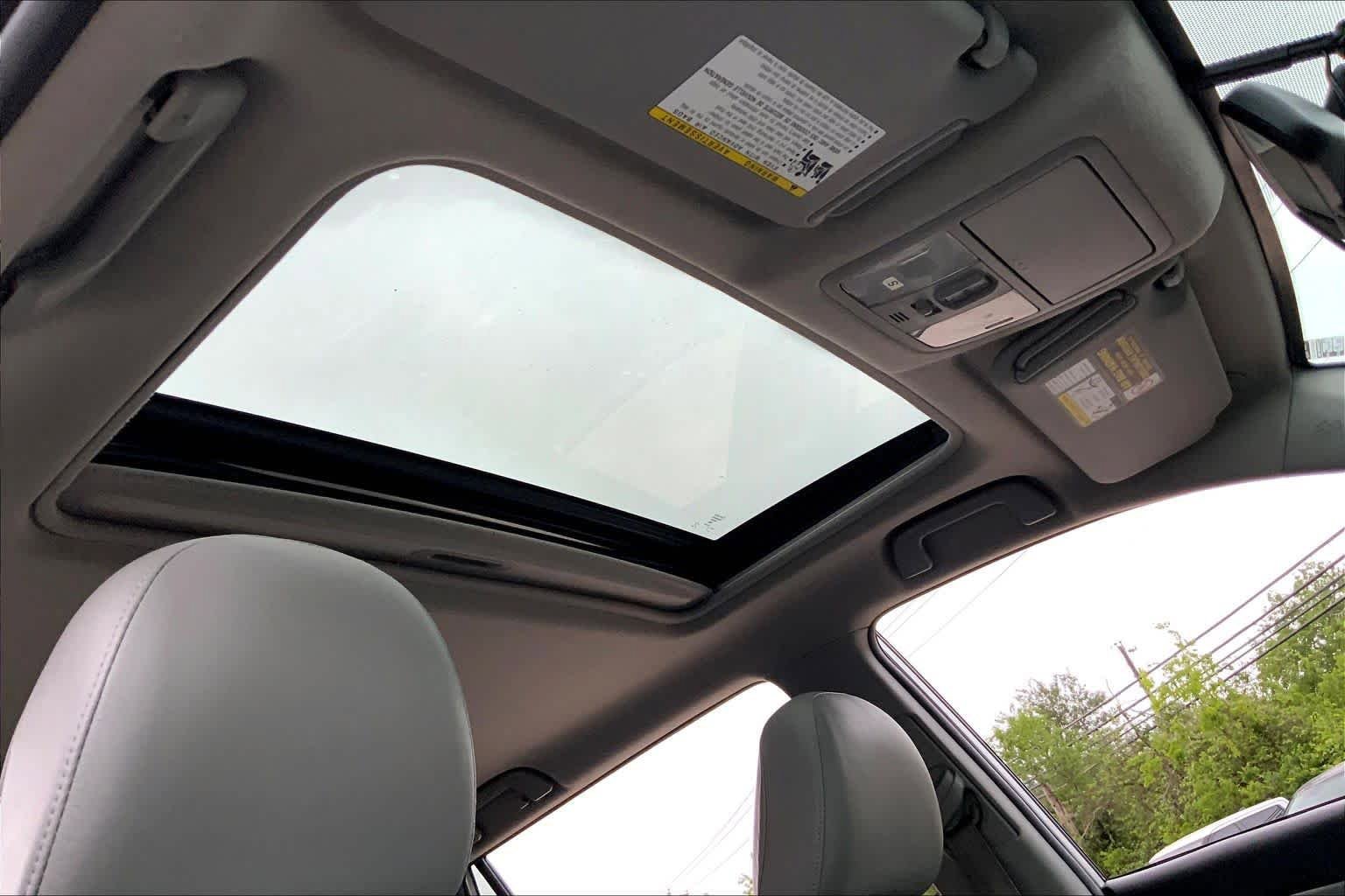 Used 2010 Toyota RAV4 Limited AWD/4WD image 13